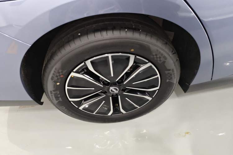 Used Nissan N6 2026 Model 180 Max Right Rear Wheel Hub