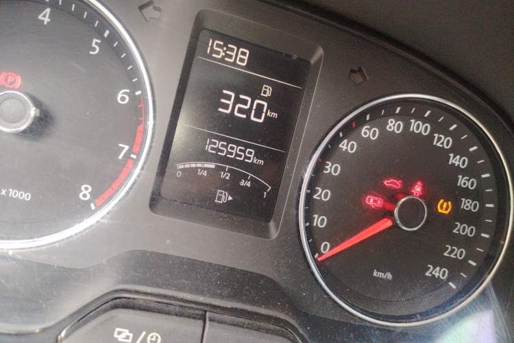 Used Volkswagen Gran Lavida 2013 1.6L Manual Comfort Model
