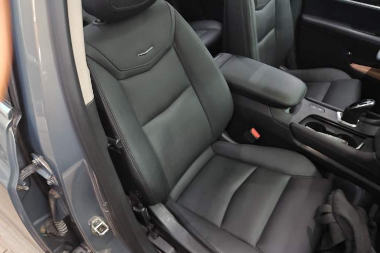 Used Cadillac XT5 2018 25T Luxury Model
