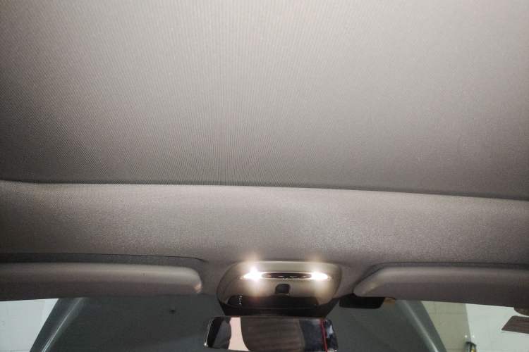 Used Volvo V40 2014 2.0T Zhiya Edition Headliner