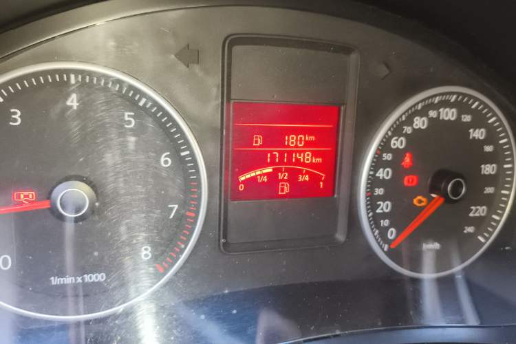 Used Volkswagen Bora 2011 1.6L Manual Fashion Edition
