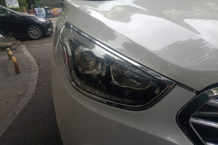 Used Hyundai ix35 2013 2.0L Automatic Two-Wheel Drive Smart GLS China IV Standard