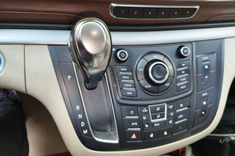 Used Buick GL8 2014 3.0L GT Luxury Business Haoya Edition Gear Lever