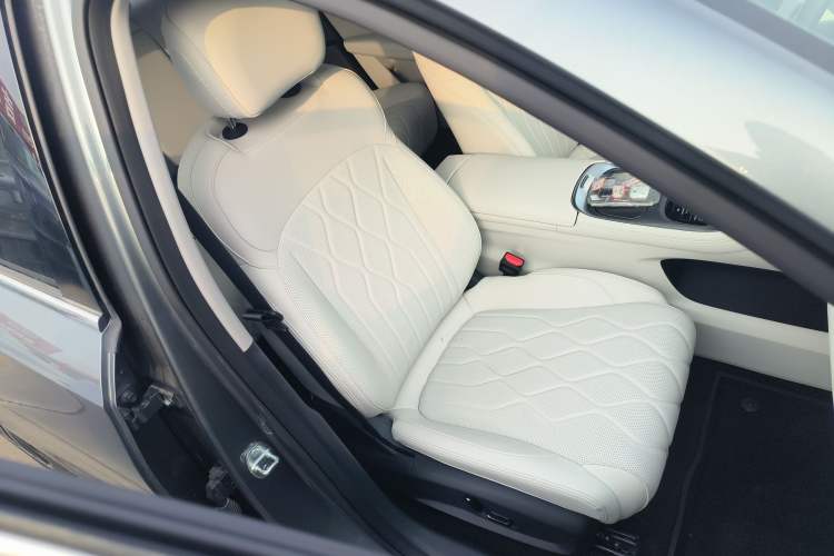 Used Geely Galaxy A7 2025 Model EM-i 150km Starship Edition Right Front Seat