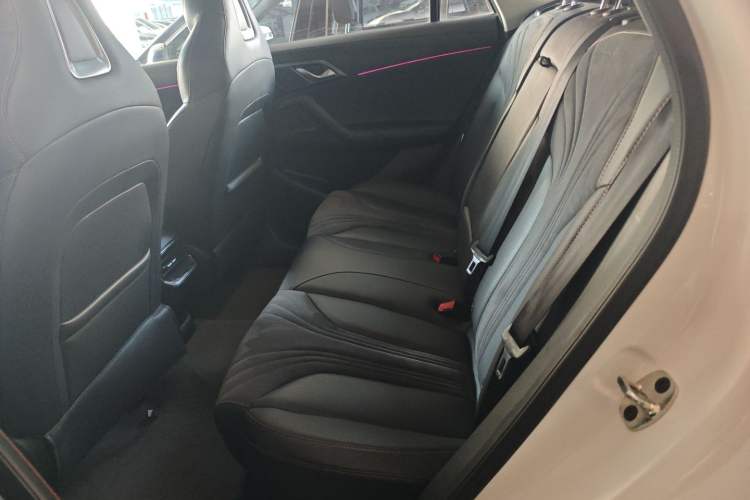 Used Roewe D5X DMH 2024 135 Tech Edition