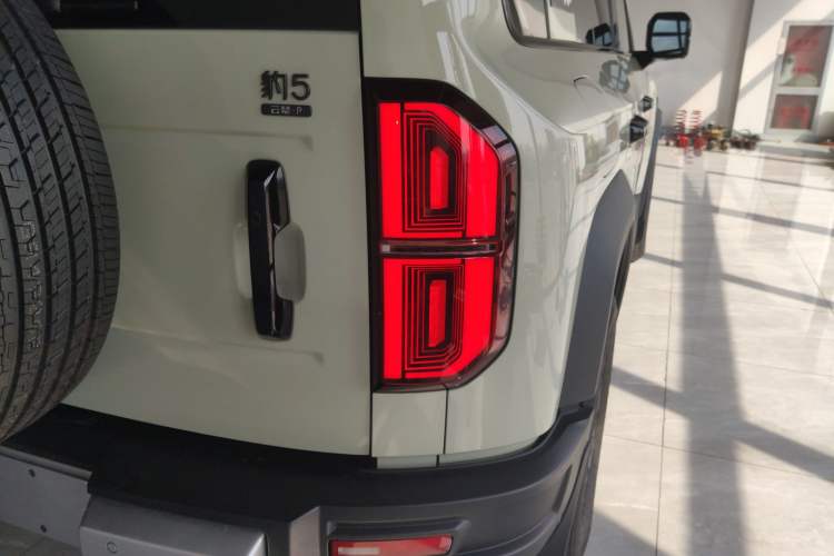 Used Formula Leopard 5 2023 Cloud Ride Flagship Edition