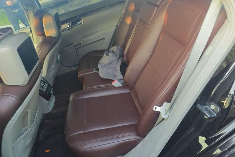 Used Mercedes-Benz S-Class 2011 S 350 L CGI Left Rear Seat