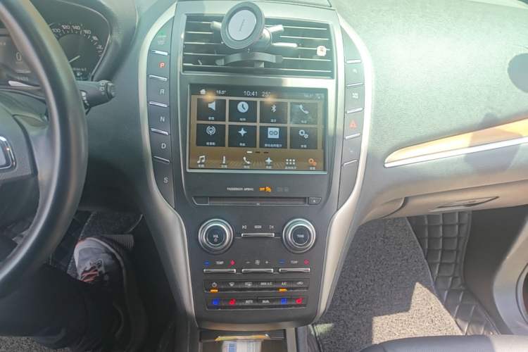 Used Lincoln MKC 2017 2.0T Four-Wheel Drive Prestige Edition
