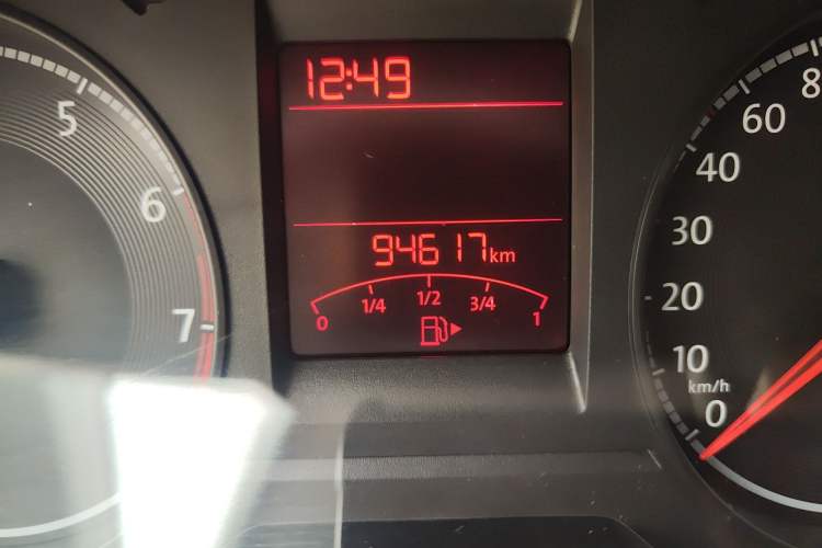 Used Volkswagen Santana 2016 1.6L Automatic Comfort Edition Odometer Close Up