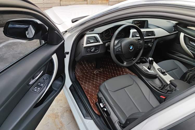 Used BMW 3 Series 2016 316Li Fashion Model
