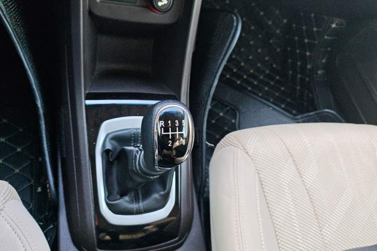 Used Baojun 310W 2017 1.5L Manual Comfort Version China VI Emission Standard