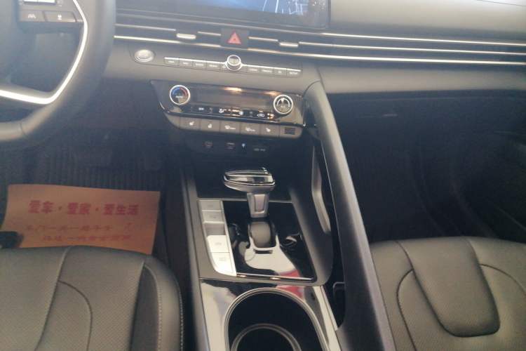 Used Hyundai Elantra 2023 1.5L CVT LUX Prestige Edition