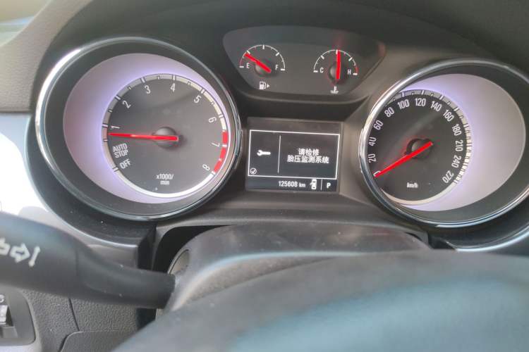 Used Buick Verano 2016 Hatchback 15S Automatic Ambition Model Odometer Close Up