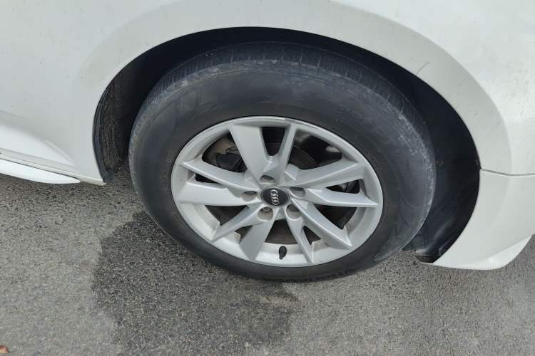 Used Audi A4L 2017 40 TFSI Ambition Edition
