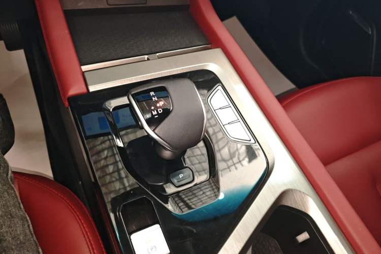 Used JETOUR X70 2024 1.5T DCT Glory PRO 5-Seater