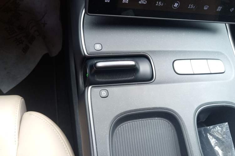 Used Nio ET5T 2024 75kWh Touring Gear Lever