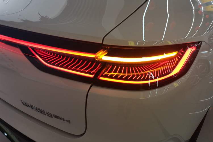 Used Geely Galaxy 8 2025 130km EM-i Prestige Edition Right Rear Taillight