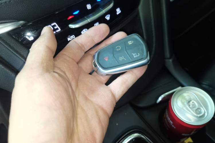 Used Cadillac XT5 2017 Anniversary Edition 25T Luxury Model
