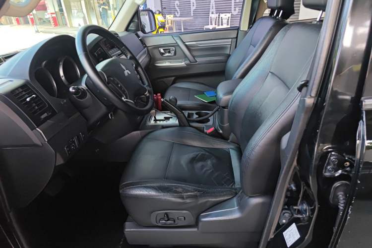 Used Mitsubishi Pajero 2014 3.0L Elite Upgrade Edition