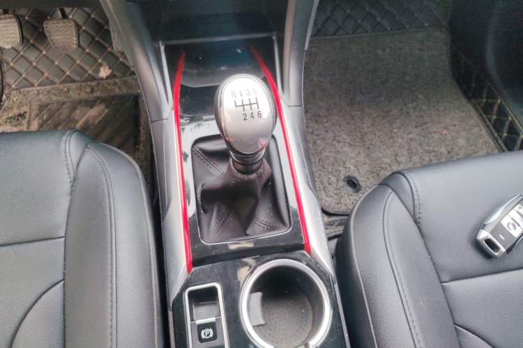 Used Haval H2 2017 Blue Label 1.5T Manual Two-Wheel Drive Elite Model