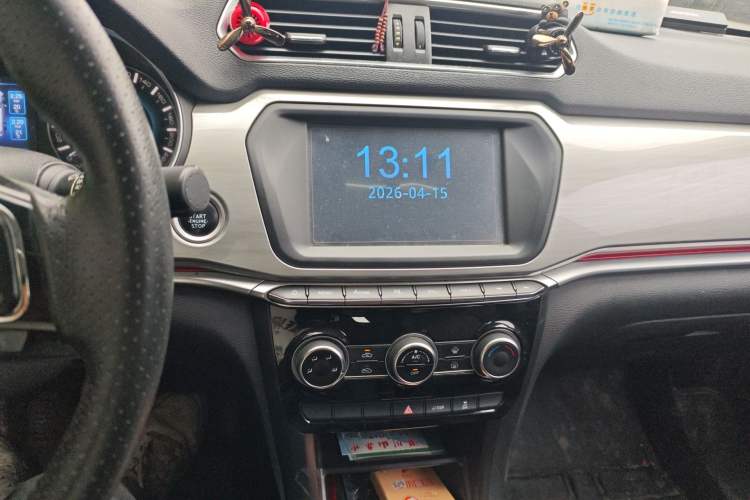 Used Haval H2 2017 Blue Label 1.5T Manual Two-Wheel Drive Luxury Model Audio And AC Panel