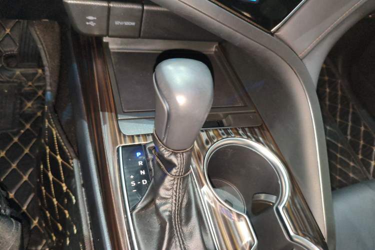 Used Toyota Camry 2019 Revised Version 2.5G Luxury Edition Gear Lever