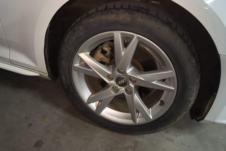 Used Audi A4L 2017 Plus 40 TFSI Ambition Model
