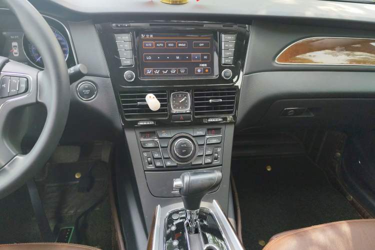 Used Hongqi H7 2015 2.0T Luxury Model