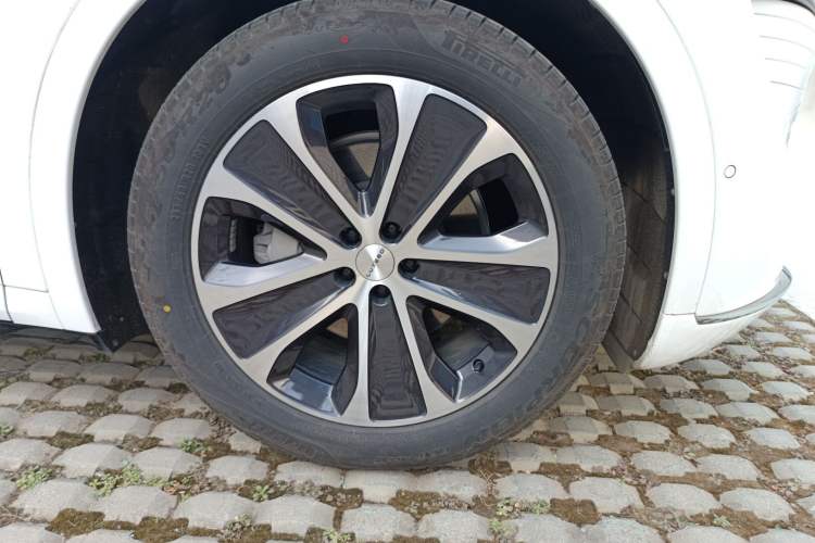 Used Hima Luxeed R7 2024 All-Electric 802 km Max