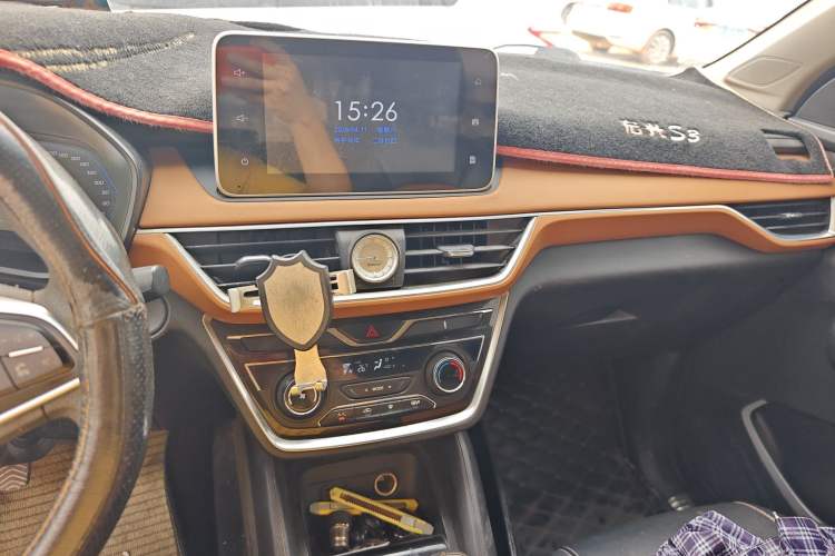 Used Wuling Hongguang S3 2018 1.5L Manual Luxury Model China V Standard Audio And AC Panel