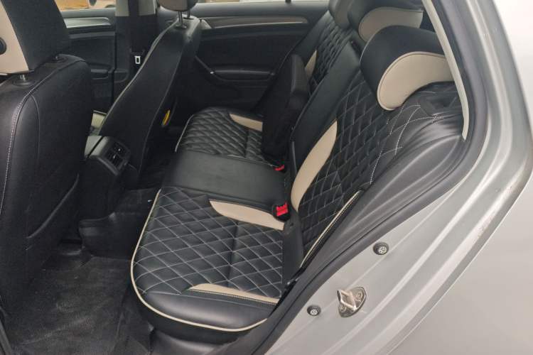 Used Volkswagen Golf 2015 1.6L Automatic Comfort Model Left Rear Seat