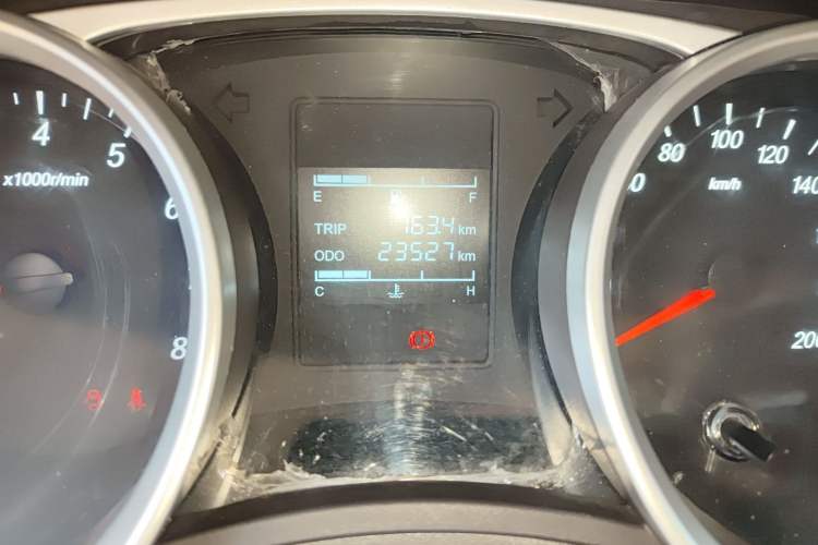 Used Wuling Hongguang 2021 1.5L Facelift S Comfort Version Hydraulic Power Steering LAR Odometer Close Up