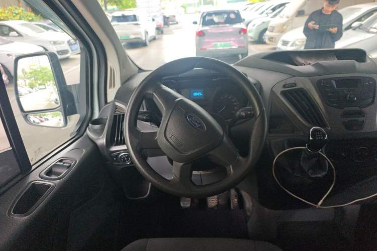 Used Ford Transit 2017 2.0T Diesel Multi-Function Commercial Vehicle Mid-Drive Mid-Roof China V Standard