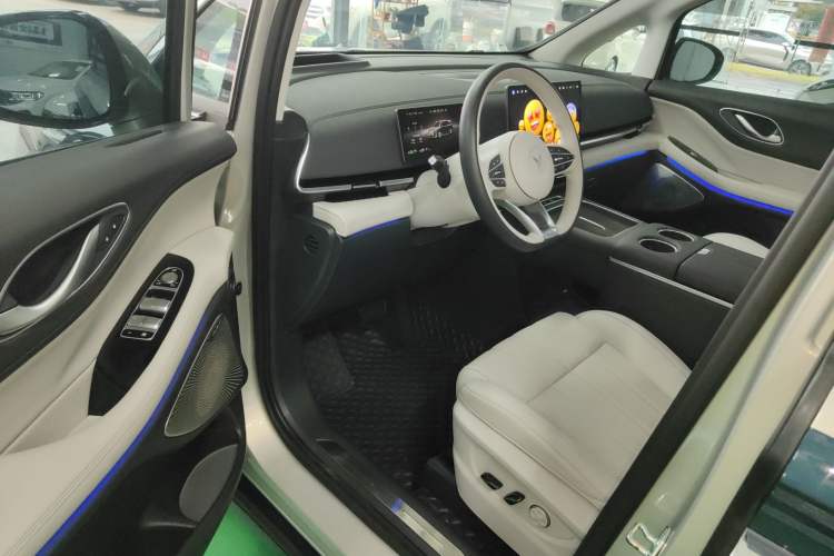 Used VOYAH Dream 2025 PHEV Four-Wheel-Drive Flagship Version – Qiankun Edition Driver Seat