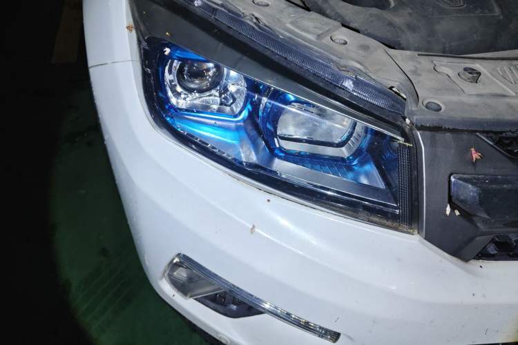 Used CHANGAN CS75 2016 1.5T Manual FENGSHANG Model Right Front Headlight