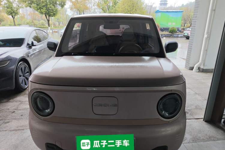 Used Geely Galaxy Panda 2023 Panda Mini 200km Endurance Bear
