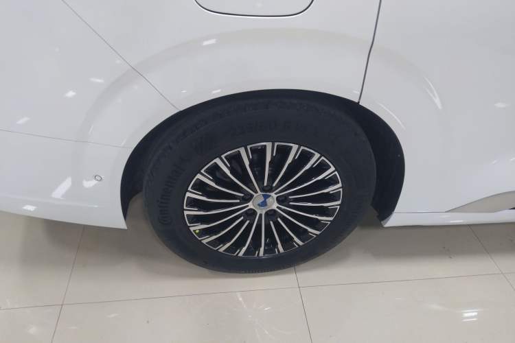 Used Denza D9 2022 DM-i 970 Four-Wheel Drive Flagship Model