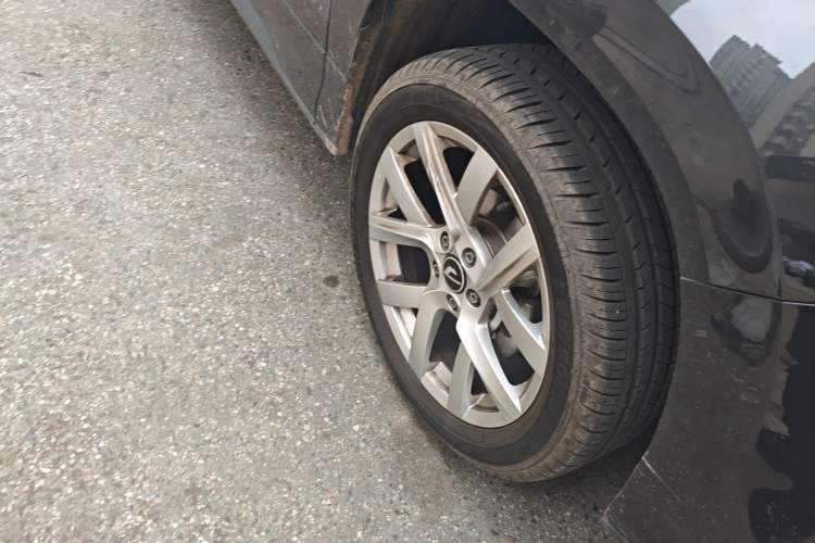 Used Jetta VS5 2024 280TSI Manual Pioneer Edition Right Front Wheel Hub