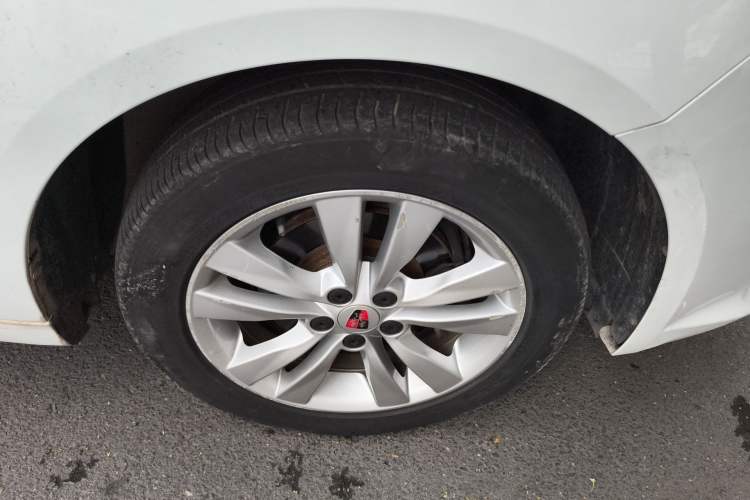 Used Roewe 360 2018 PLUS 1.5L Automatic Luxury Edition Right Front Wheel Hub