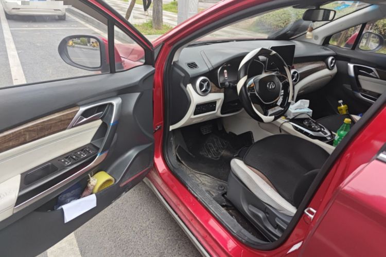 Used BAIC Beijing EU5 2018 R500 Smart Wind Edition