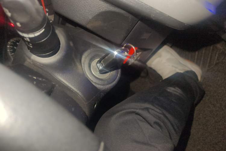 Used Venucia R50X 2013 1.6L Automatic Model