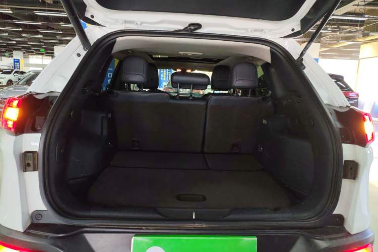 Used Jeep Cherokee 2020 2.0L Two-Wheel Drive Classic Sports Edition