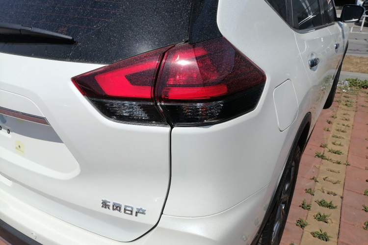 Used Nissan X-Trail 2025 Honor 2.0L Two-Wheel Drive Leading Edition Right Rear Taillight