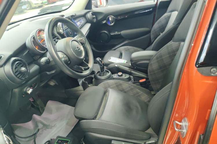 Used MINI 2018 1.5T COOPER Classic Edition Five-Door Version
