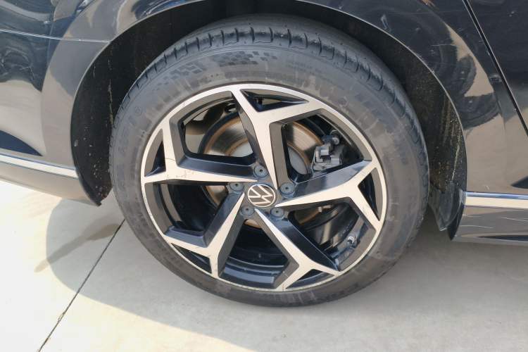 Used Volkswagen Magotan 2023 2 Million Units Commemorative Edition 330TSI DSG Luxury Version
