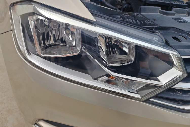 Used Volkswagen Bora 2017 1.6L Manual Fashion Model
