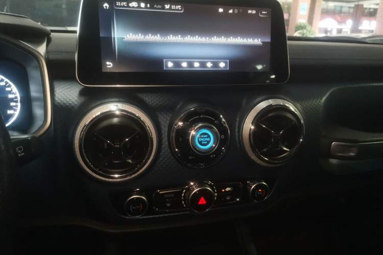 Used BAIC Off-Road BJ40 2019 2.3T Automatic Four-Wheel Drive Urban Hunter Edition Premium Model China VI Emission Standard