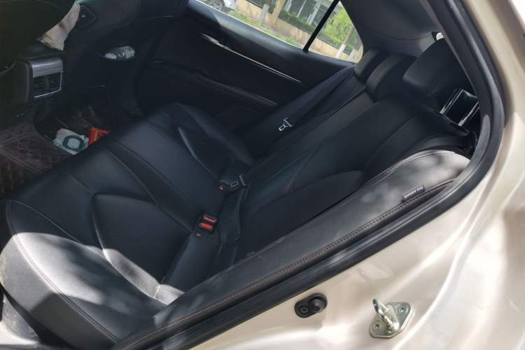 Used Toyota Camry 2019 Dual-Engine 2.5 HG Luxury Edition China V Standard
