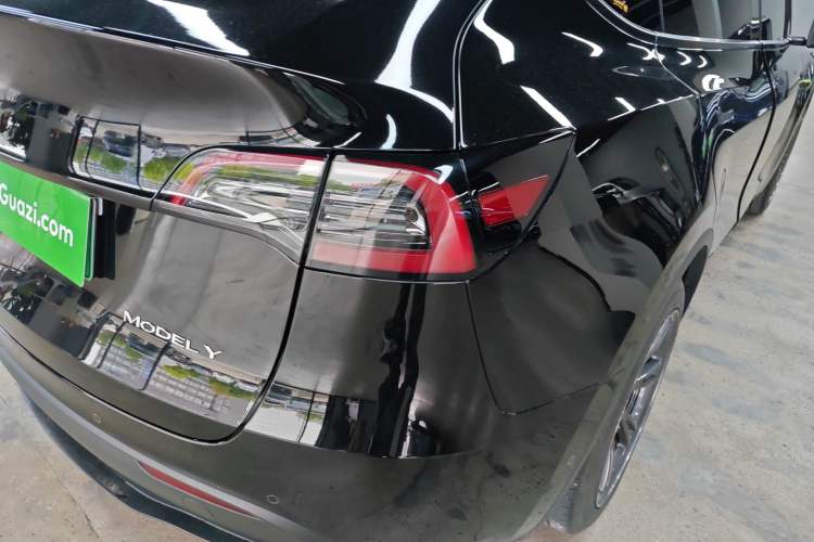 Used Tesla Model Y 2023 Rear-Wheel-Drive Version
