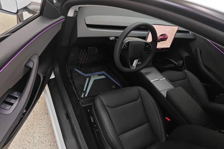 Used Tesla Model 3 2025 Rear-Wheel-Drive Version